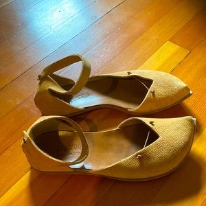 Nice Cydwoq Sandals size 38.5. Great for summer!